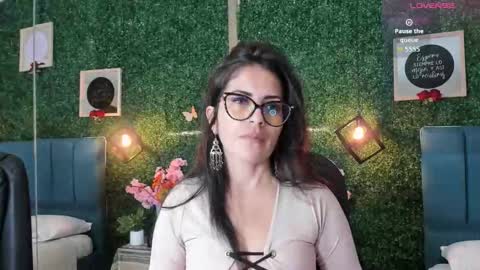 Lina  online show from 16, 10, 2025