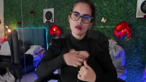 Lina  online show from 31, 3, 2026