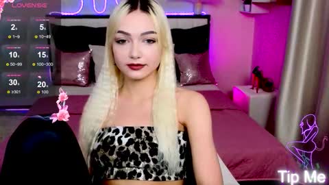 Snapshot of linalirian chatting on 13, 9, 2025 I am Lina online show from 13, 9, 2025