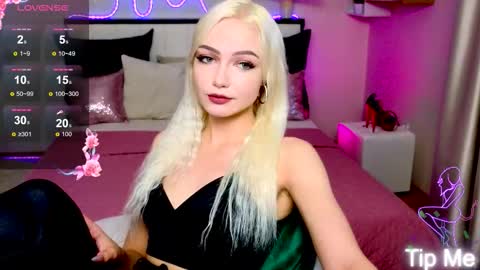 Snapshot of linalirian chatting on 17, 9, 2025 I am Lina online show from 17, 9, 2025