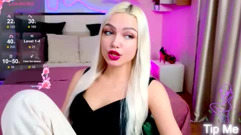 Snapshot of linalirian chatting on 8, 10, 2025 I am Lina online show from 8, 10, 2025