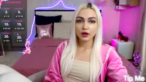 Snapshot of linalirian chatting on 19, 10, 2025 I am Lina online show from 19, 10, 2025