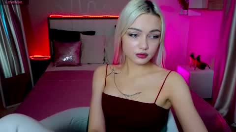 Snapshot of linalirian chatting on 7, 11, 2025 I am Lina online show from 7, 11, 2025