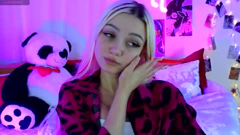 Snapshot of linalirian chatting on 18, 11, 2025 I am Lina online show from 18, 11, 2025