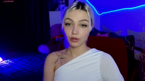 Snapshot of linalirian chatting on 30, 11, 2025 I am Lina online show from 30, 11, 2025