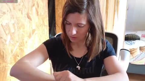 Lina online show from 1, 3, 2025