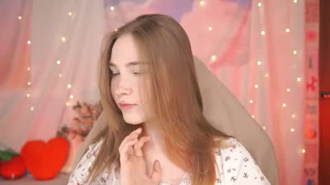 Lina online show from 4, 3, 2026