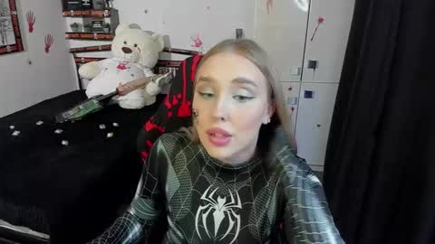 Snapshot of linatruly chatting on 30, 10, 2025 Lina online show from 30, 10, 2025