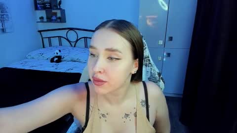 Snapshot of linatruly chatting on 17, 11, 2025 Lina online show from 17, 11, 2025