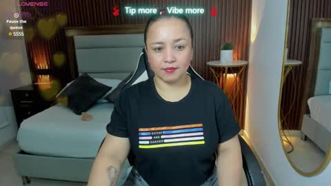 Snapshot of linda_rios_ chatting on 28, 12, 2024 L I N D A online show from 28, 12, 2024