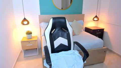 Snapshot of linda_rios_ chatting on 15, 1, 2025 L I N D A online show from 15, 1, 2025