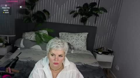 Linda Zefir online show from 26, 4, 2026