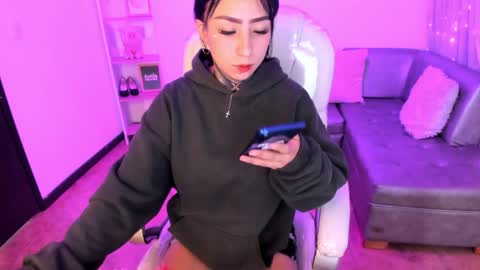 Snapshot of lindaa_miller chatting on 27, 1, 2025 linda miller online show from 27, 1, 2025