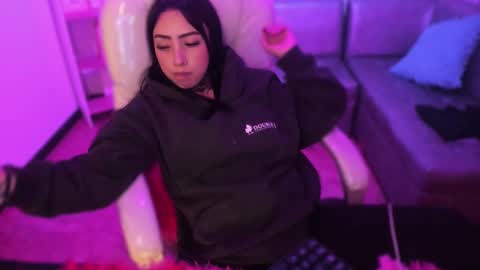 Snapshot of lindaa_miller chatting on 21, 2, 2025 linda miller online show from 21, 2, 2025