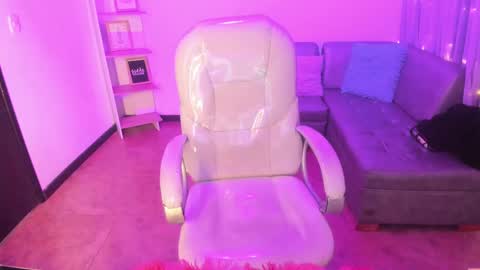 Snapshot of lindaa_miller chatting on 9, 3, 2025 linda miller online show from 9, 3, 2025