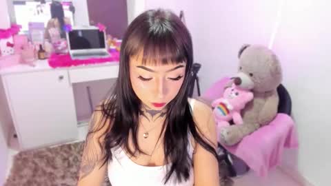 Snapshot of lindaa_miller chatting on 19, 11, 2025 linda miller online show from 19, 11, 2025