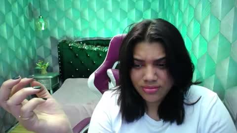Snapshot of lindabreexlove chatting on 23, 12, 2024 online show from 23, 12, 2024