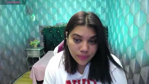 Snapshot of lindabreexlove chatting on 4, 1, 2025 online show from 4, 1, 2025