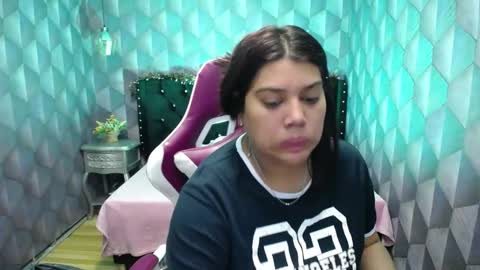 Snapshot of lindabreexlove chatting on 5, 1, 2025 online show from 5, 1, 2025
