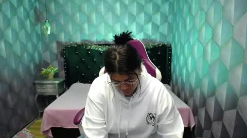 Snapshot of lindabreexlove chatting on 6, 1, 2025 online show from 6, 1, 2025
