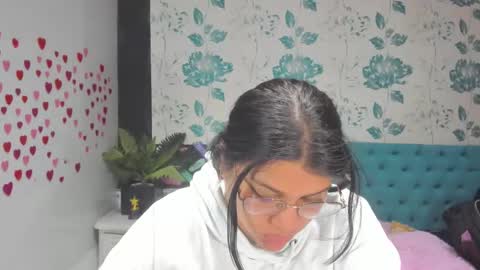 Snapshot of lindabreexlove chatting on 28, 2, 2025 online show from 28, 2, 2025