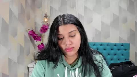 Snapshot of lindabreexlove chatting on 28, 9, 2025 online show from 28, 9, 2025