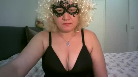 Snapshot of lindaxsmile chatting on 14, 2, 2025 LindaXSmile online show from 14, 2, 2025