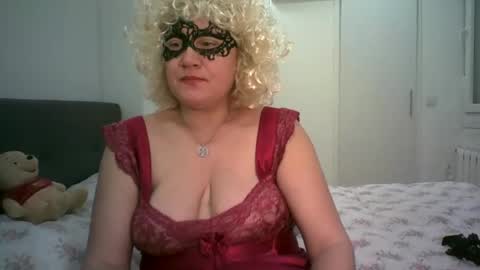 Snapshot of lindaxsmile chatting on 4, 3, 2025 LindaXSmile online show from 4, 3, 2025