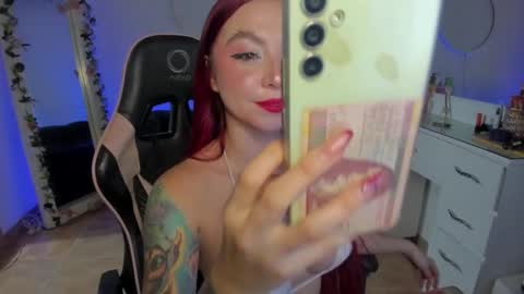Snapshot of lindsay_khaleesi chatting on 7, 1, 2025 Lindsay    online show from 7, 1, 2025