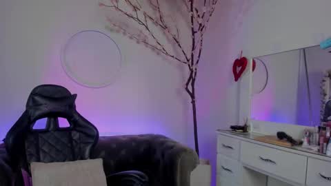 Snapshot of lindsay_khaleesi chatting on 3, 10, 2025 Lindsay    online show from 3, 10, 2025
