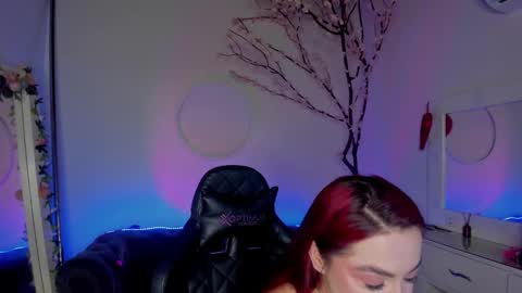 Snapshot of lindsay_khaleesi chatting on 15, 10, 2025 Lindsay    online show from 15, 10, 2025