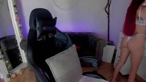 Lindsay    online show from 21, 12, 2025