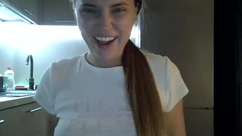 Snapshot of lindsisecret chatting on 25, 10, 2025 Anna online show from 25, 10, 2025