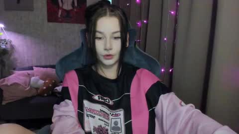 Lina online show from 8, 6, 2026