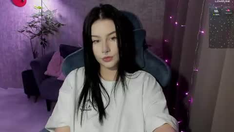 Lina online show from 4, 8, 2026