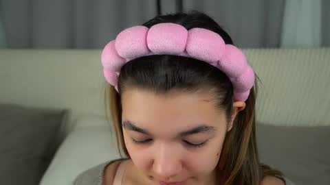 Snapshot of linettedennett chatting on 22, 10, 2025 Kate online show from 22, 10, 2025