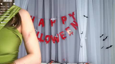 Snapshot of linettedennett chatting on 31, 10, 2025 Kate online show from 31, 10, 2025