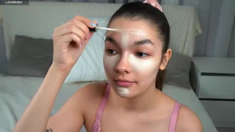 Snapshot of linettedennett chatting on 14, 11, 2025 Kate online show from 14, 11, 2025