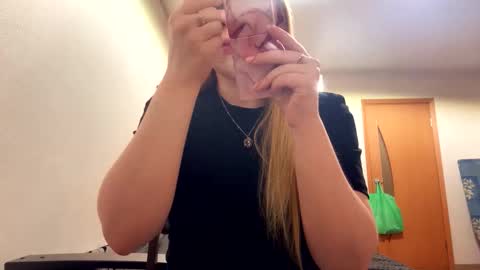 Rose online show from 27, 2, 2026