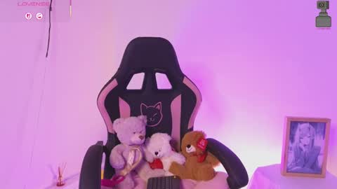 Snapshot of linoshka_1 chatting on 27, 9, 2025 Luciana online show from 27, 9, 2025