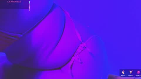 Snapshot of linoshka_1 chatting on 4, 10, 2025 Luciana online show from 4, 10, 2025