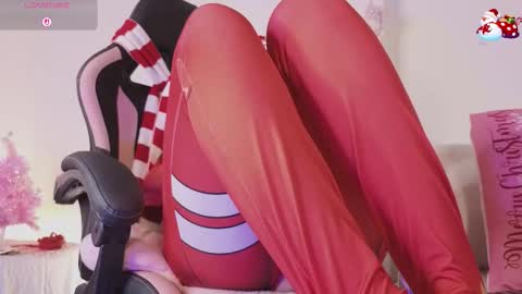 Snapshot of linoshka_1 chatting on 19, 12, 2025 Luciana online show from 19, 12, 2025