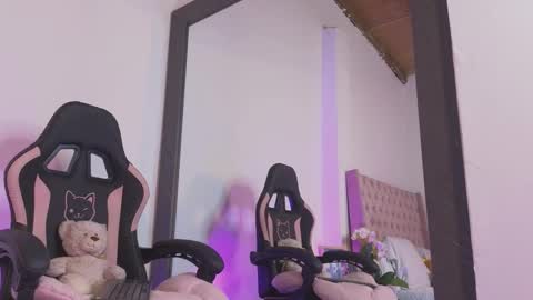 Snapshot of linoshka_1 chatting on 19, 2, 2026 Luciana online show from 19, 2, 2026