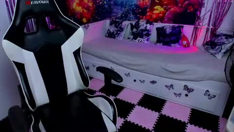 Snapshot of linphea chatting on 26, 6, 2026 Tina online show from 26, 6, 2026