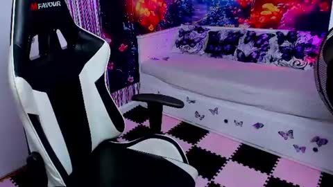 Snapshot of linphea chatting on 31, 7, 2026 Tina online show from 31, 7, 2026