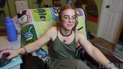 Snapshot of linzy19 chatting on 4, 2, 2025 Linzy19 online show from 4, 2, 2025