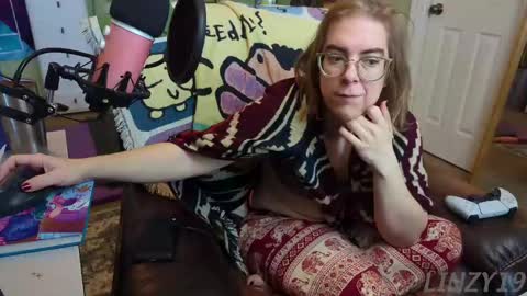 Snapshot of linzy19 chatting on 11, 3, 2025 Linzy19 online show from 11, 3, 2025