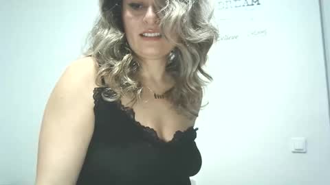 lionessmom online show from 27, 10, 2025