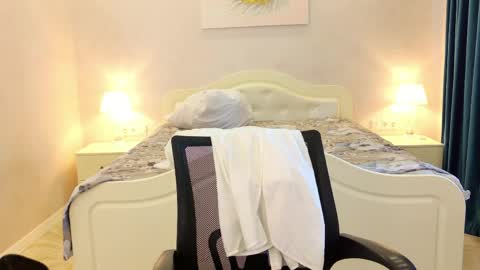 Liora Weiss online show from 11, 3, 2026