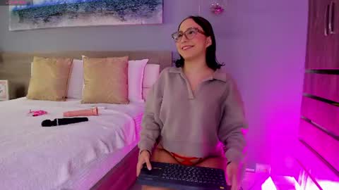 Snapshot of liriasweetie chatting on 10, 6, 2026 liria online show from 10, 6, 2026